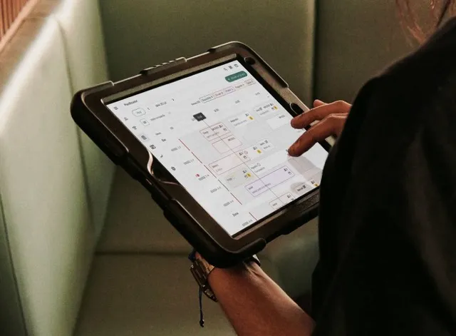 Restaurant booking and table management system